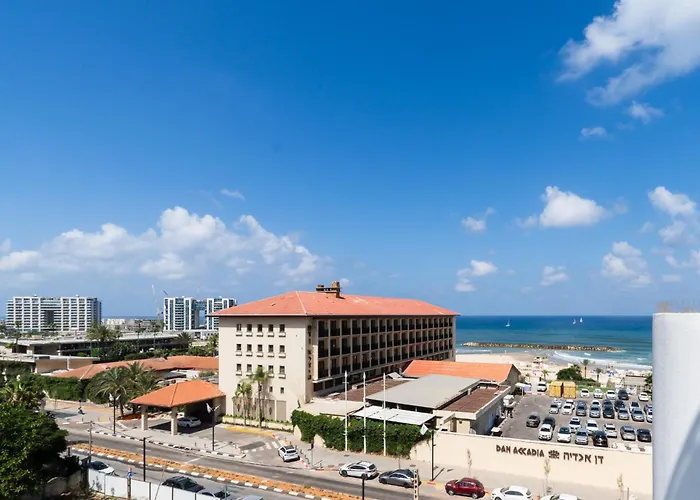 Elegant Duplex With Parking By Beachfront Stay