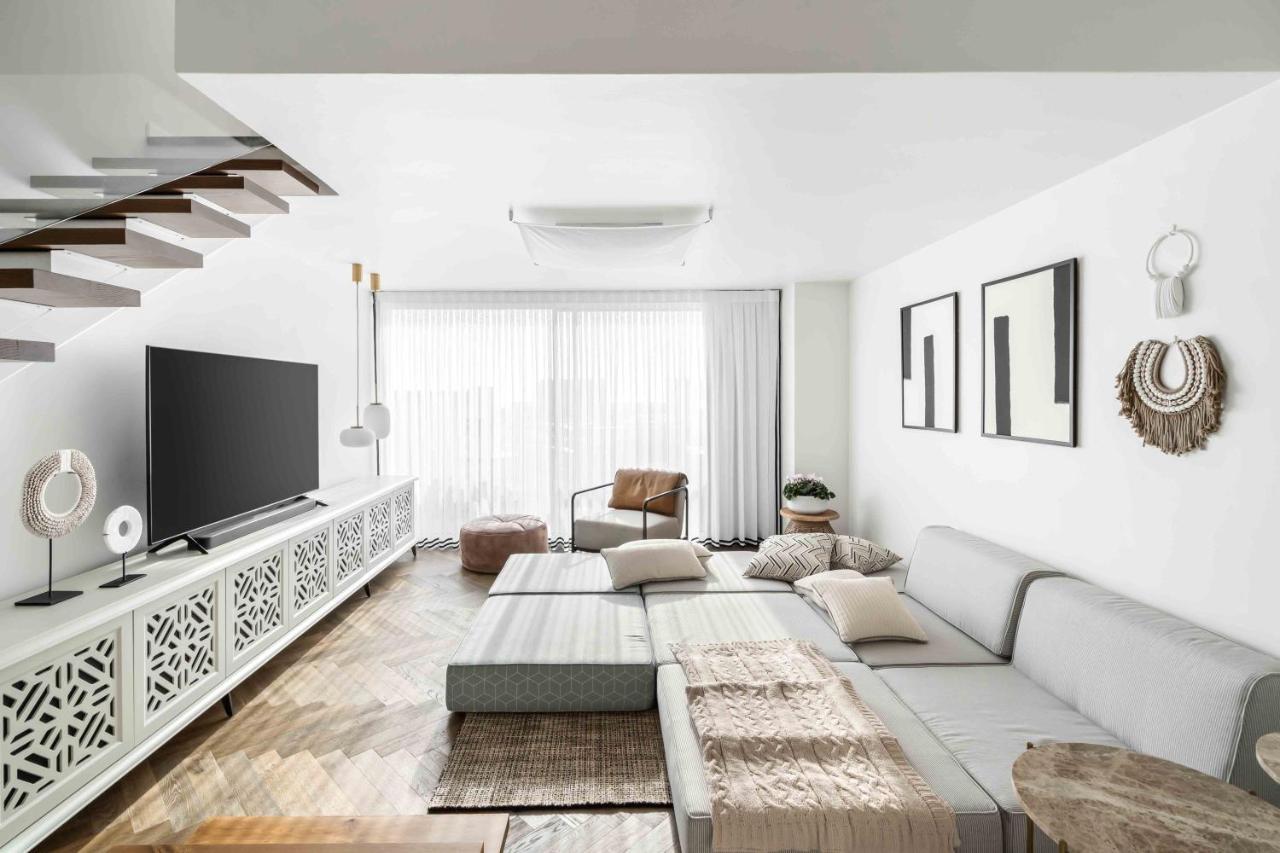 Apartment Elegant Duplex With Parking By Beachfront *