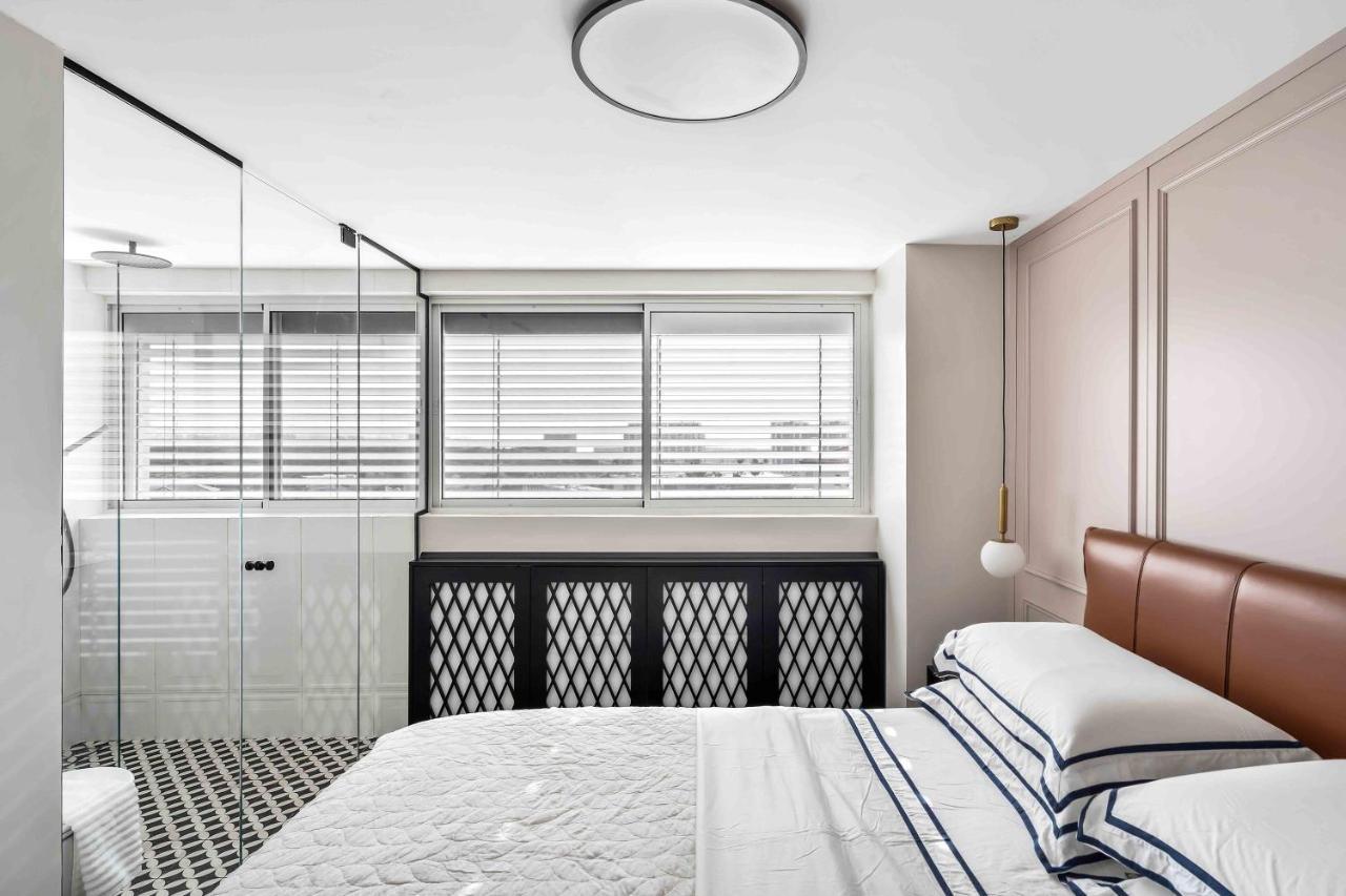 Elegant Duplex With Parking By Beachfront Apartment Herzliya