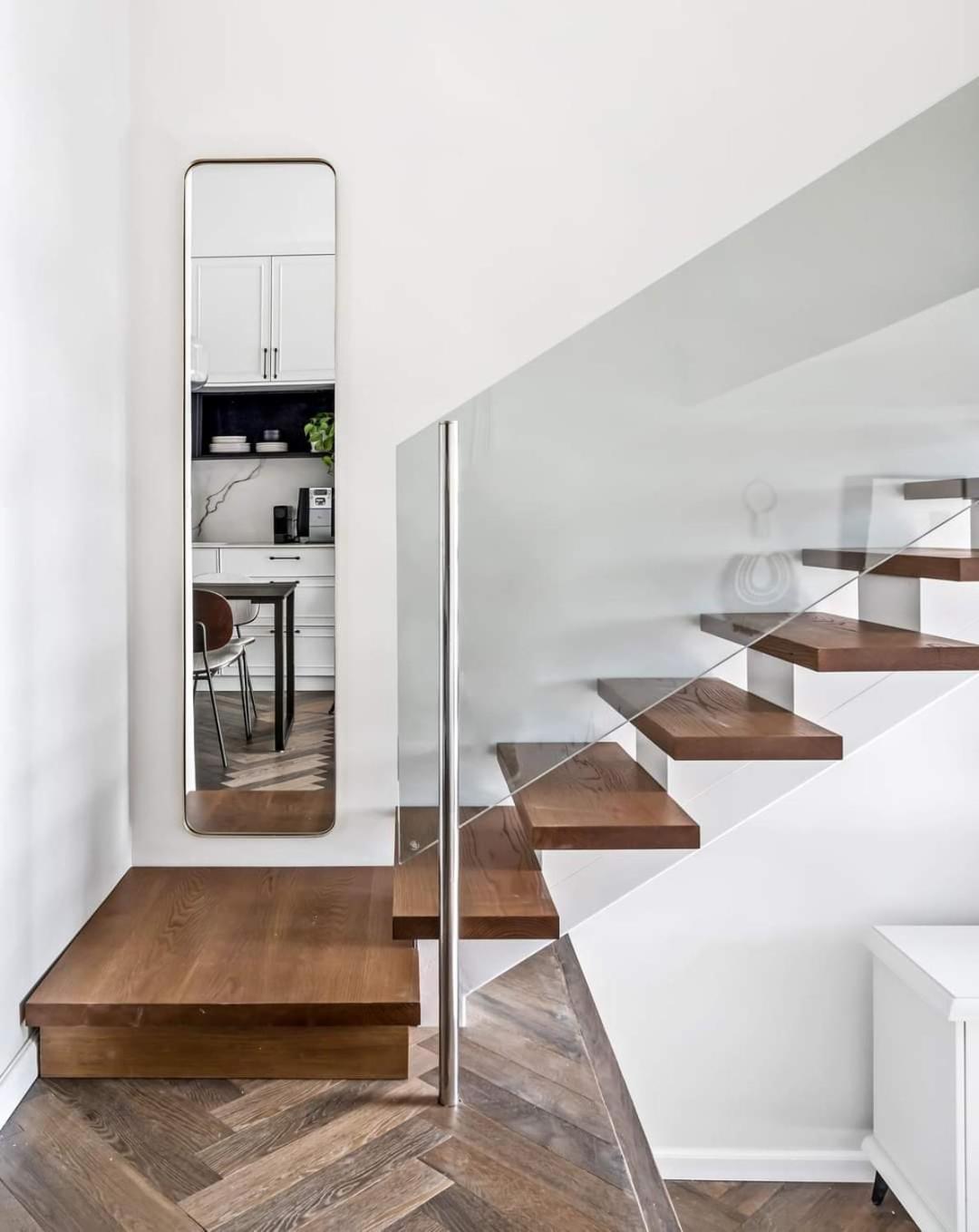 Apartment Elegant Duplex With Parking By Beachfront Herzliya